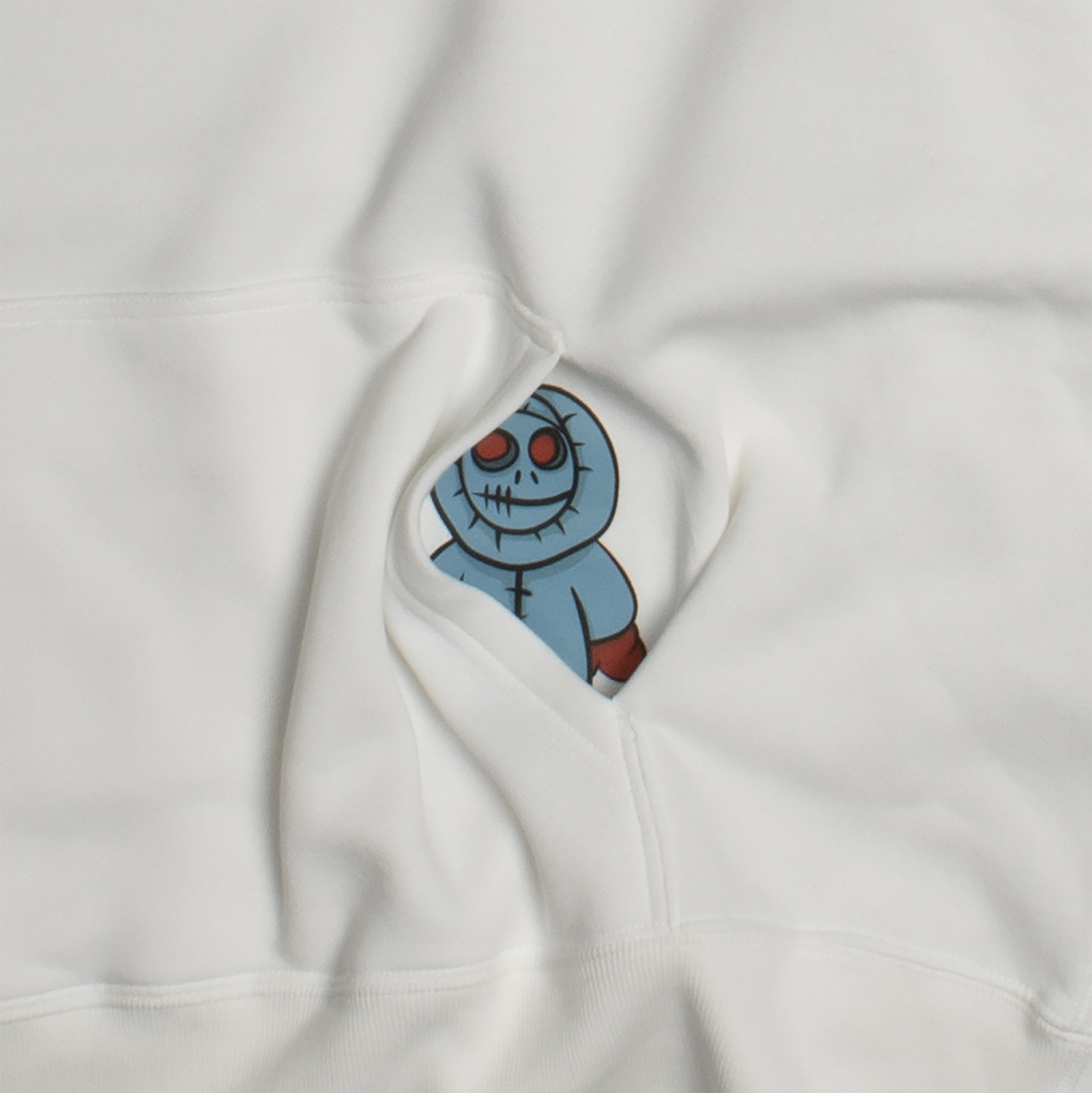 WHITE / BLUE / RED LOGO